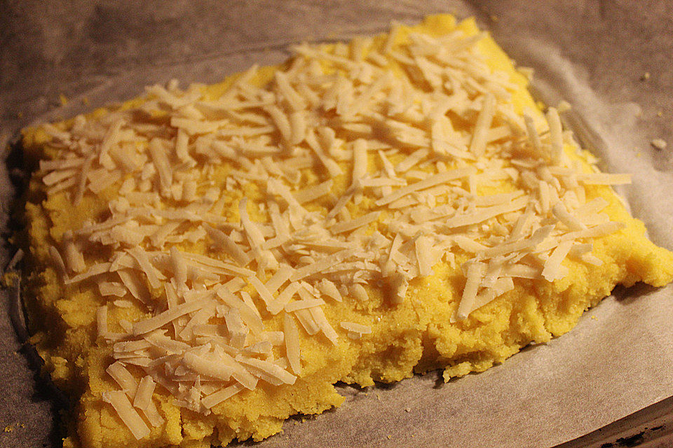 Polentaschnitten mit Parmesan