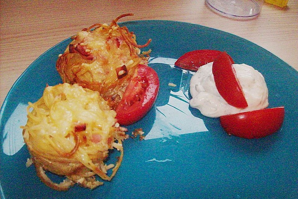 Spaghetti - Muffins mit Kräuterquark