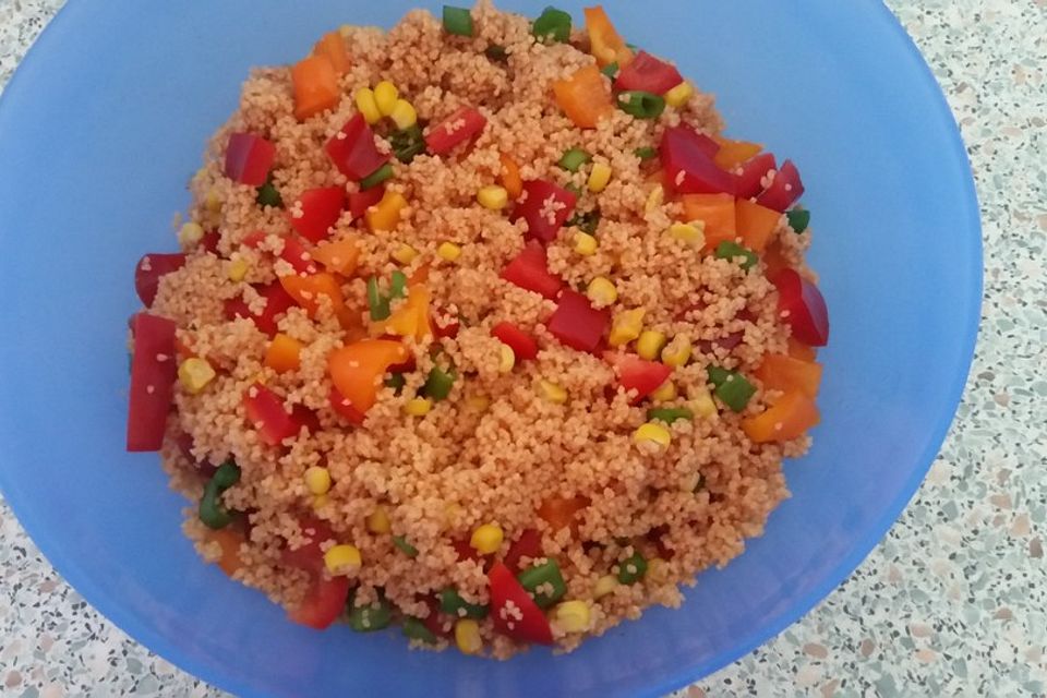 Couscous-Salat, lecker würzig