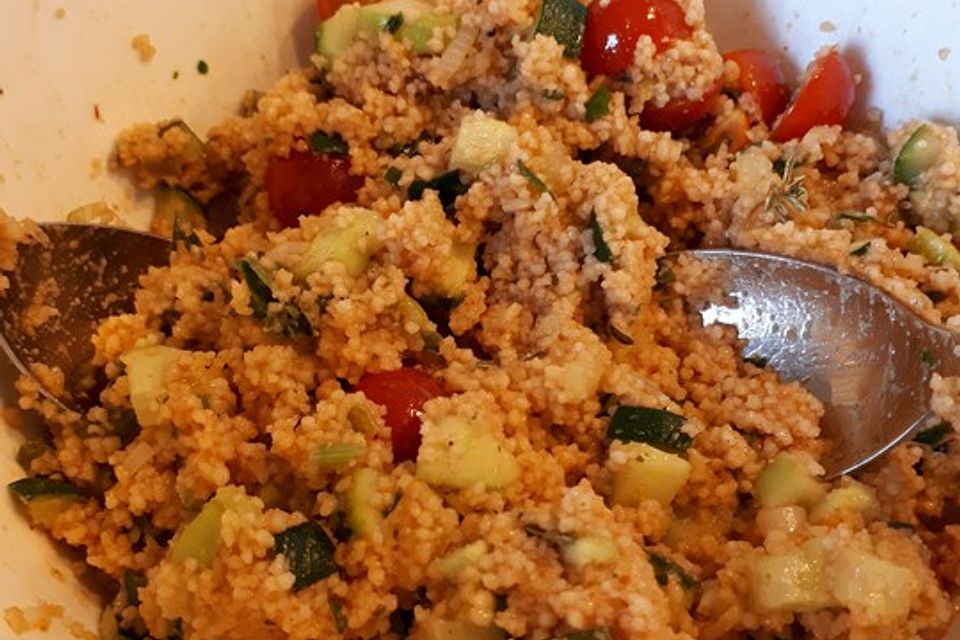 Couscous-Salat, lecker würzig