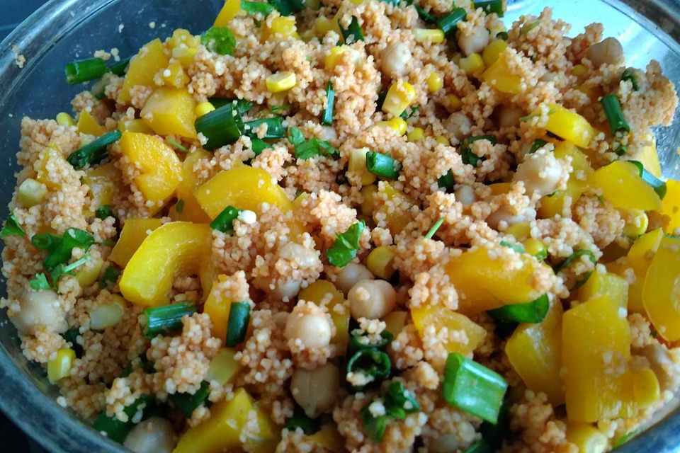 Couscous-Salat, lecker würzig