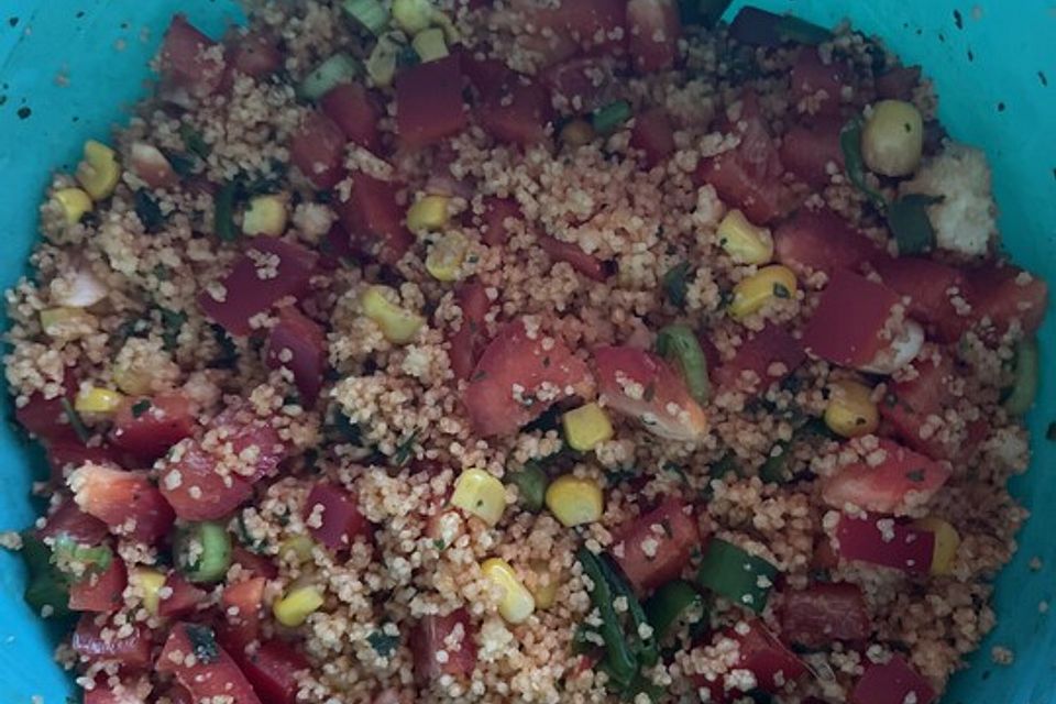 Couscous-Salat, lecker würzig