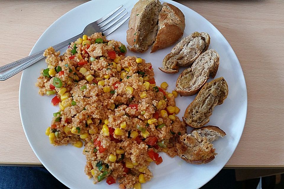 Couscous-Salat, lecker würzig