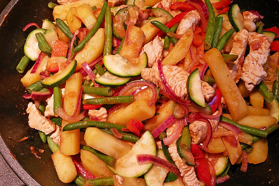 Schnitzelpfanne mit Gemüse