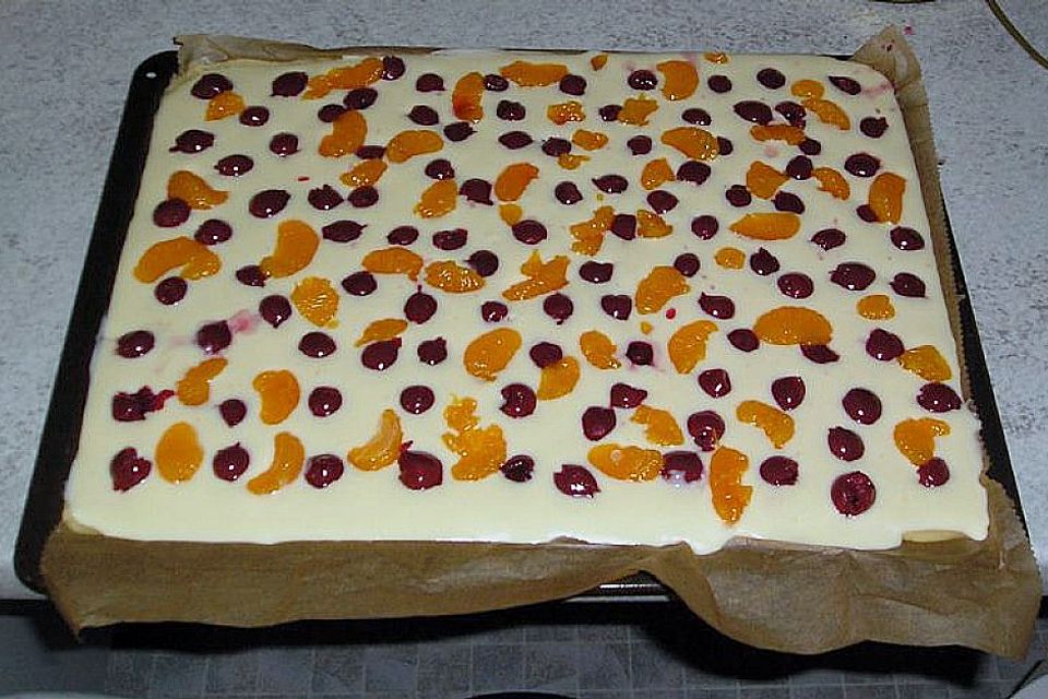 Saftiger Käsekuchen mit Früchten