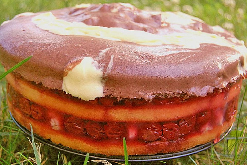 Kirsch - Bananen - Schoko - Torte