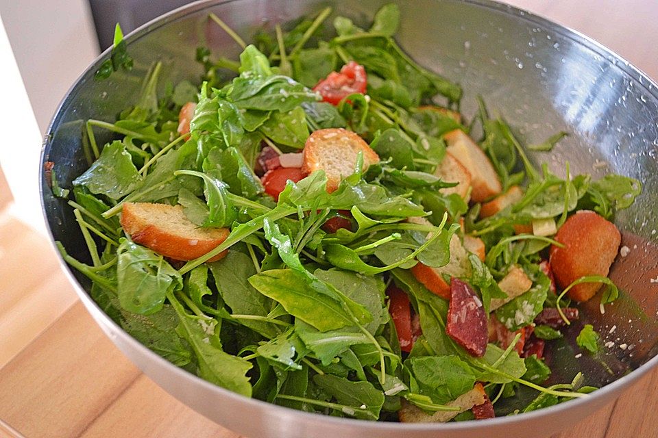 Italienischer Brotsalat