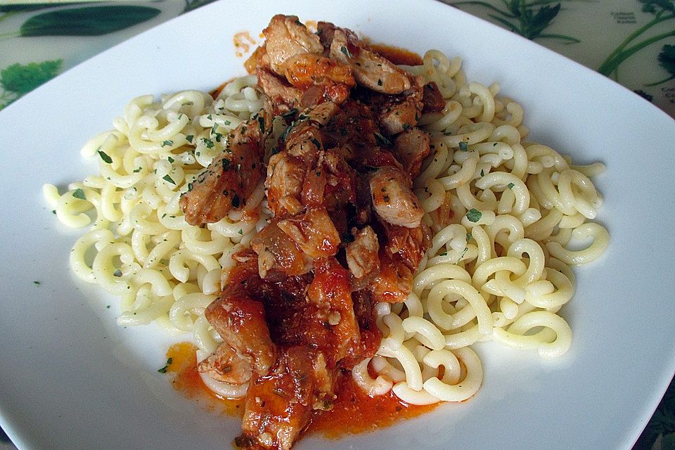 Tomatensauce mit Rosmarin - Hühnerfilets