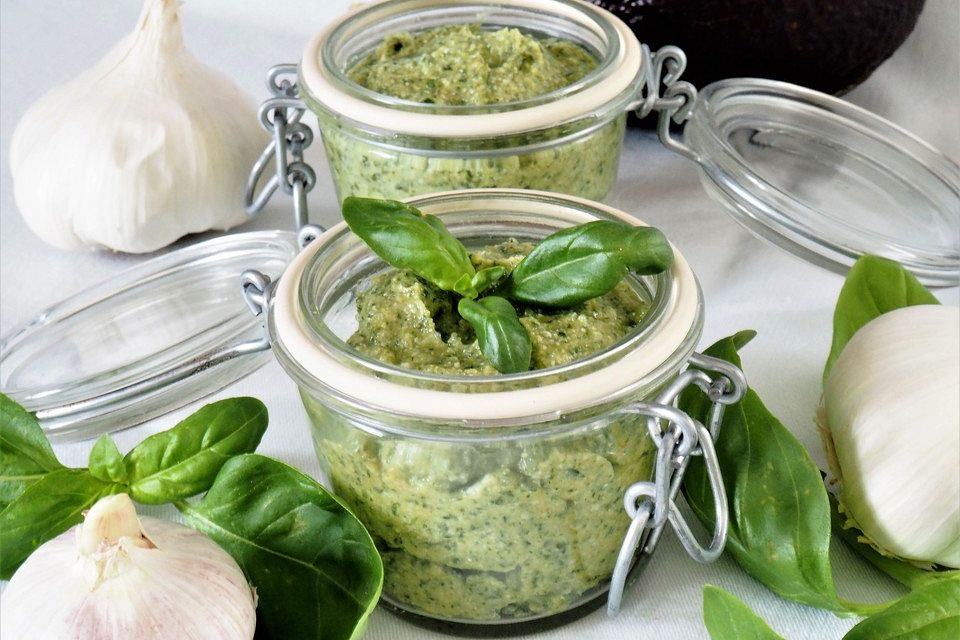 Avocado-Pesto