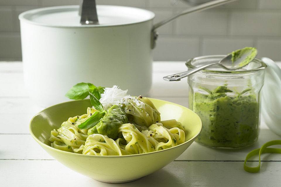 Avocado-Pesto