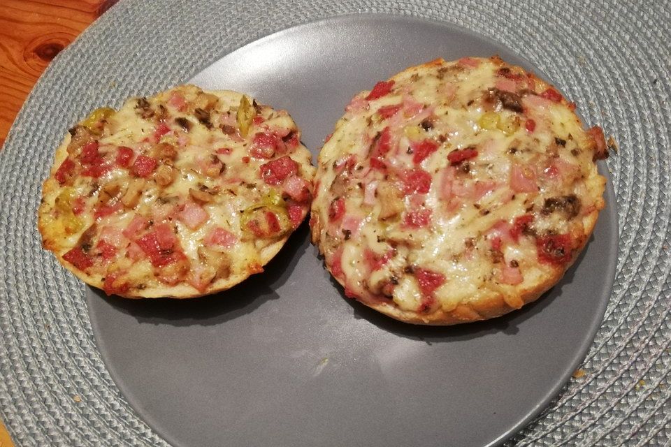 Schnelle Pizzabrötchen