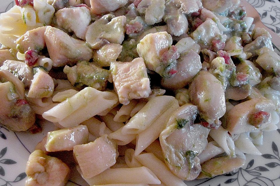 Penne in Huhn - Champignonsauce