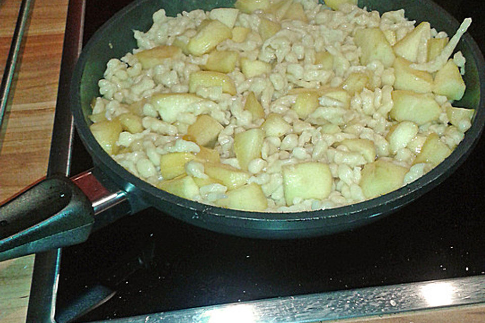 Apfelspätzle