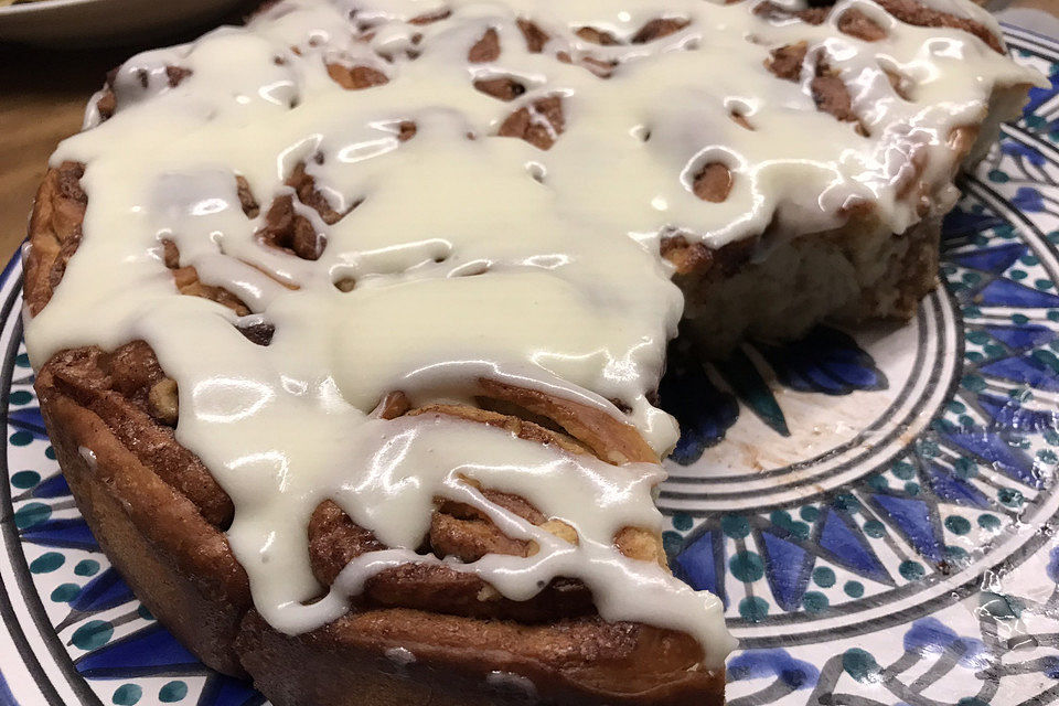 Cinnamon Walnut Buns