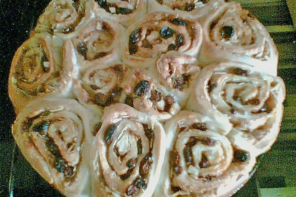 Cinnamon Walnut Buns