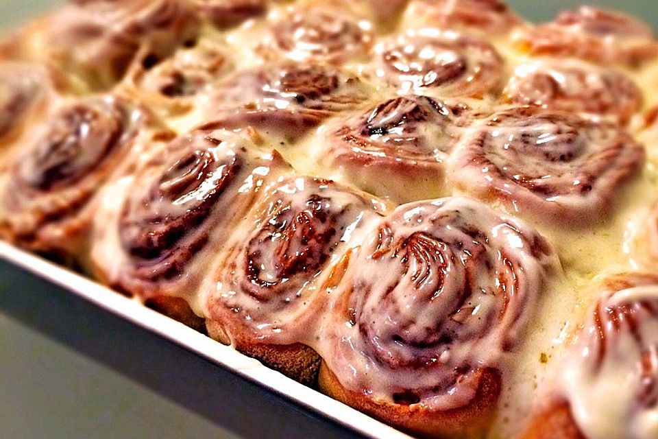 Cinnamon Walnut Buns