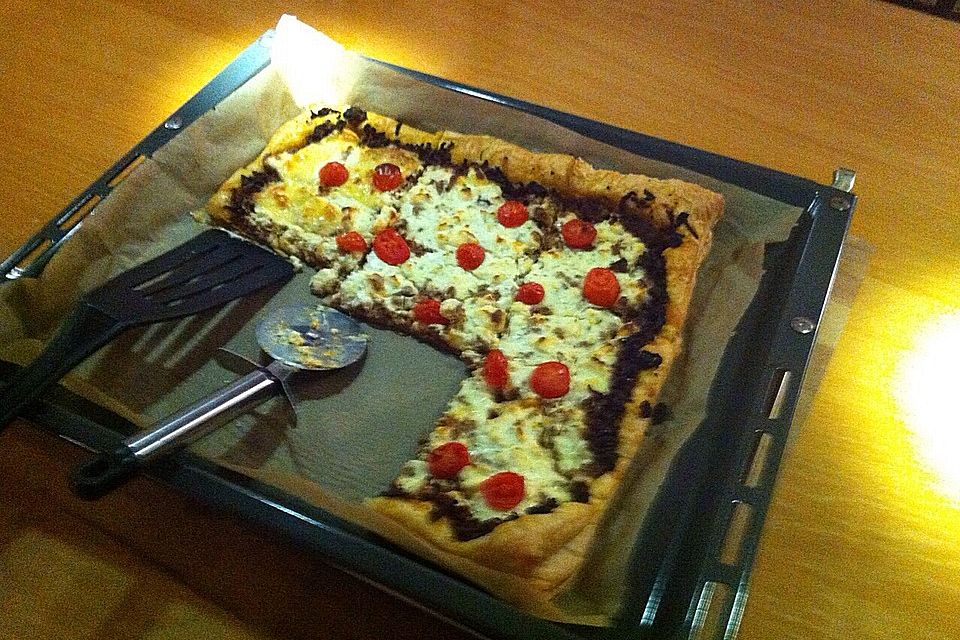 Hack - Blätterteig - Pizza