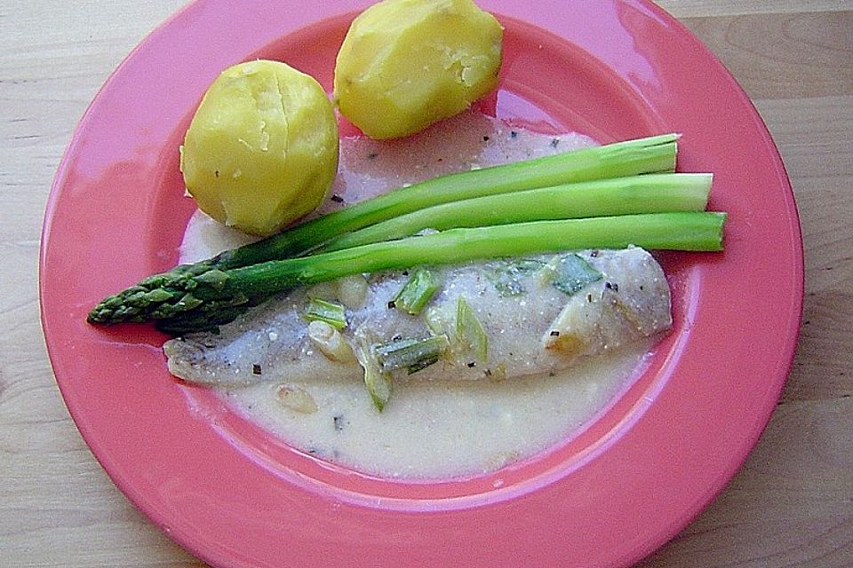 Seezungenfilets mit Spargel