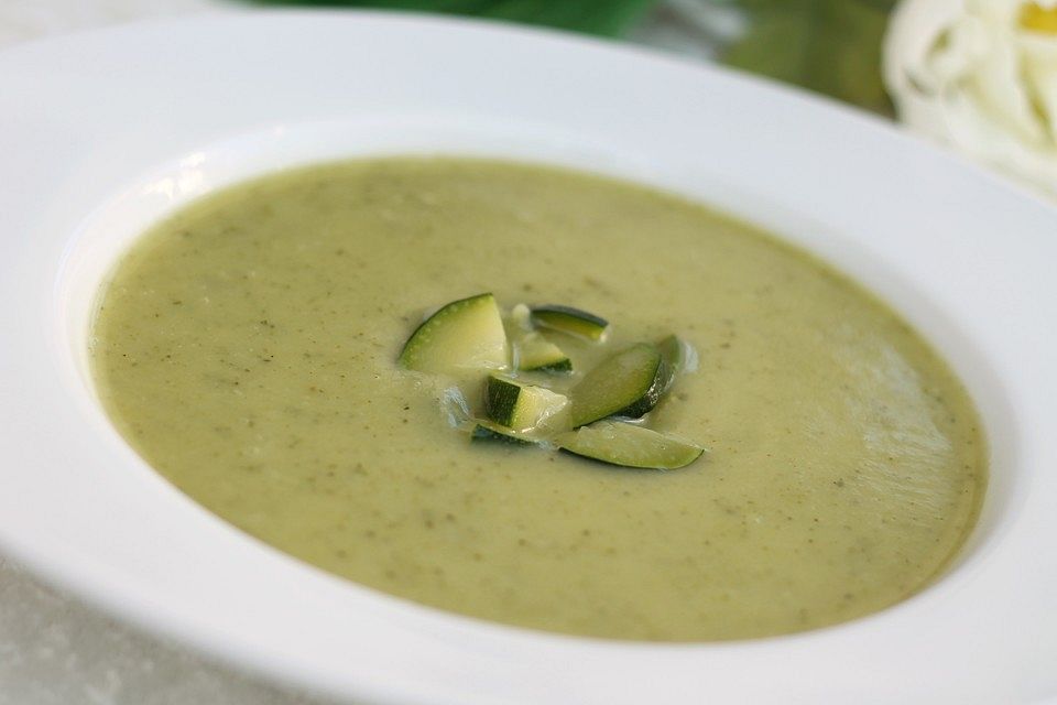 Zucchini-Cremesuppe