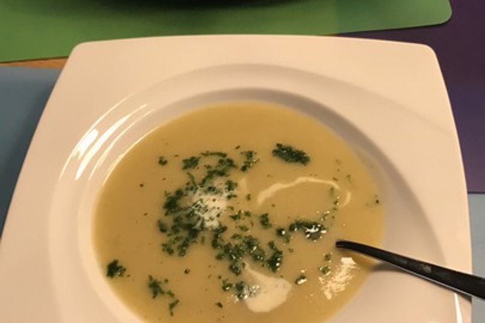 Zucchini-Cremesuppe