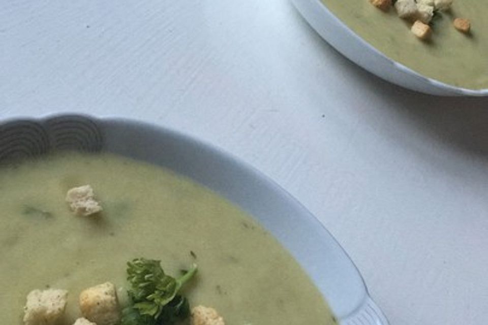 Zucchini-Cremesuppe