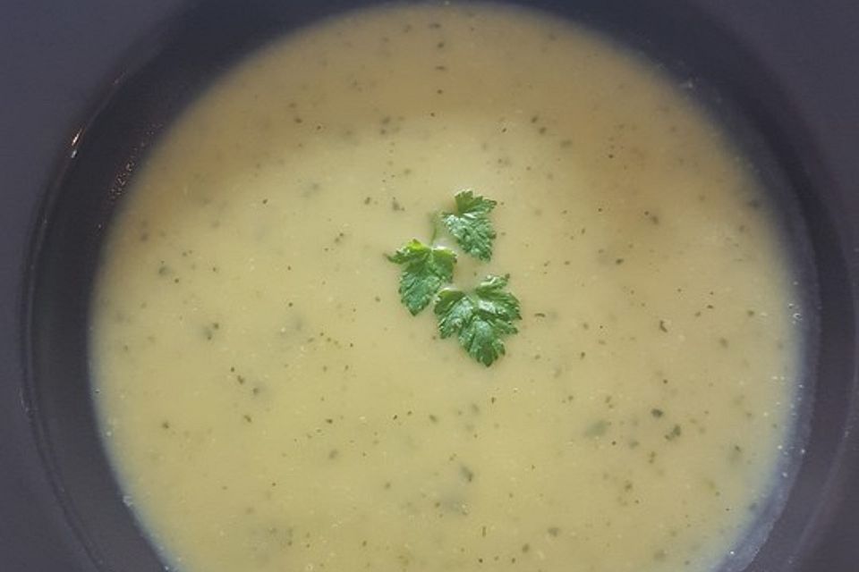 Zucchini-Cremesuppe