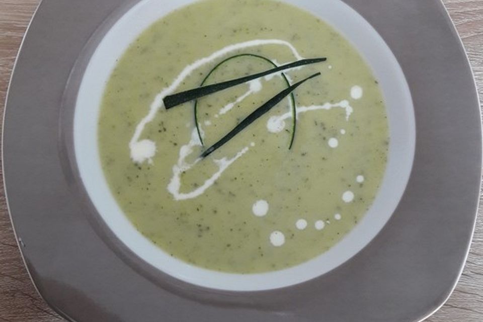 Zucchini-Cremesuppe