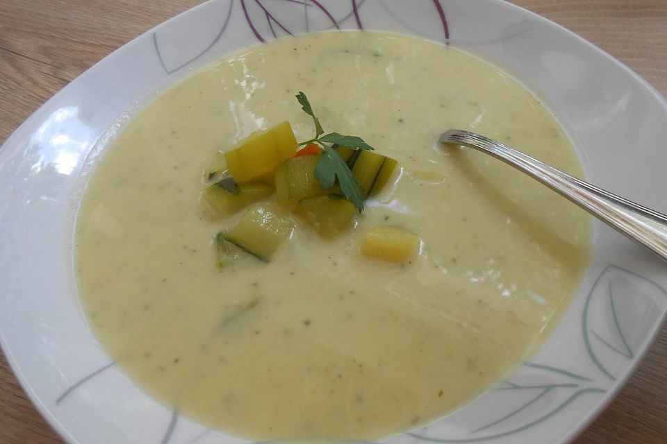 Zucchini-Cremesuppe