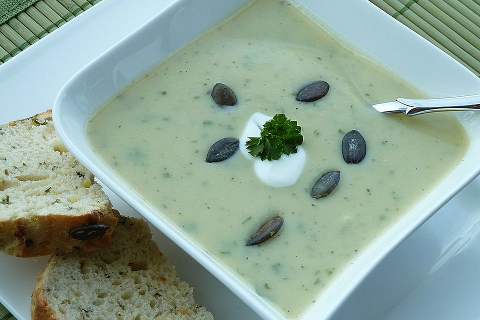 Zucchini-Cremesuppe