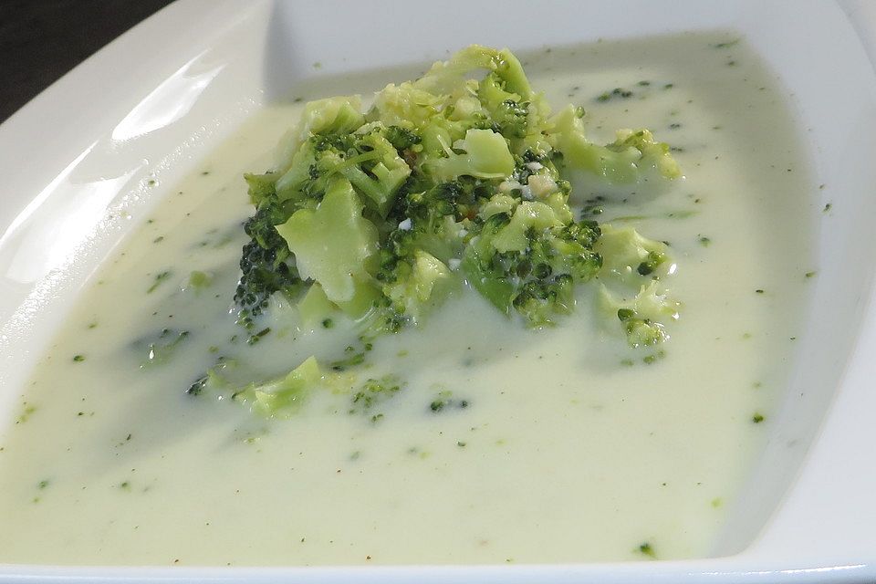 Brokkoli - Frischkäse - Suppe