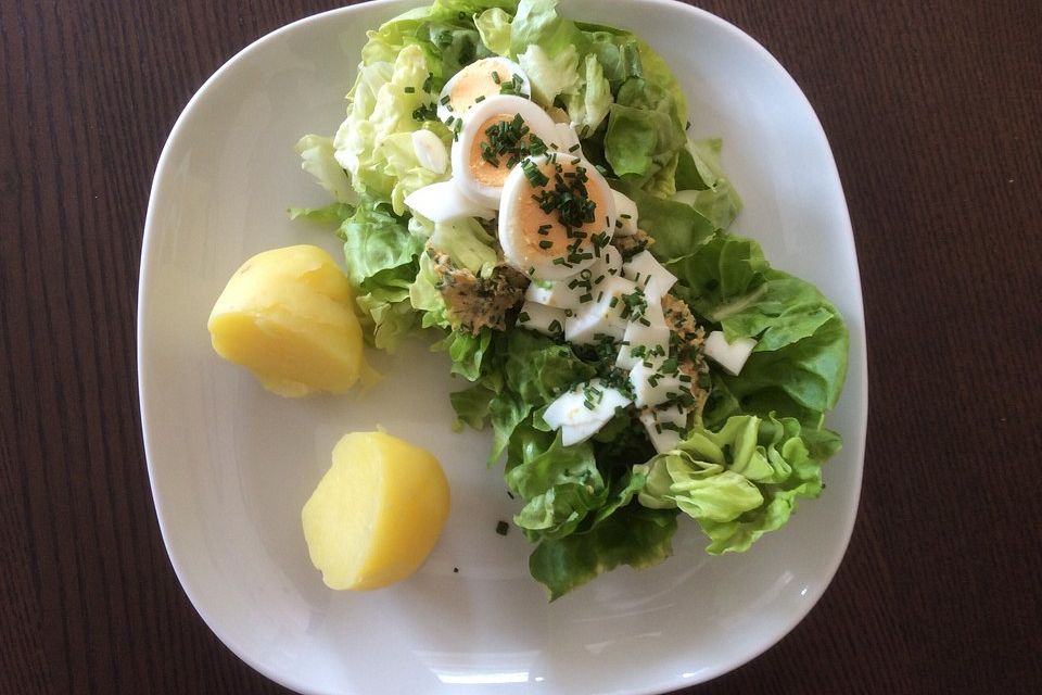 Kopfsalat mit Ei - Dressing