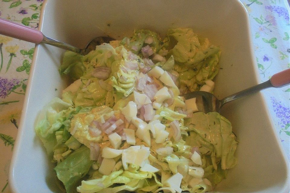 Kopfsalat mit Ei - Dressing