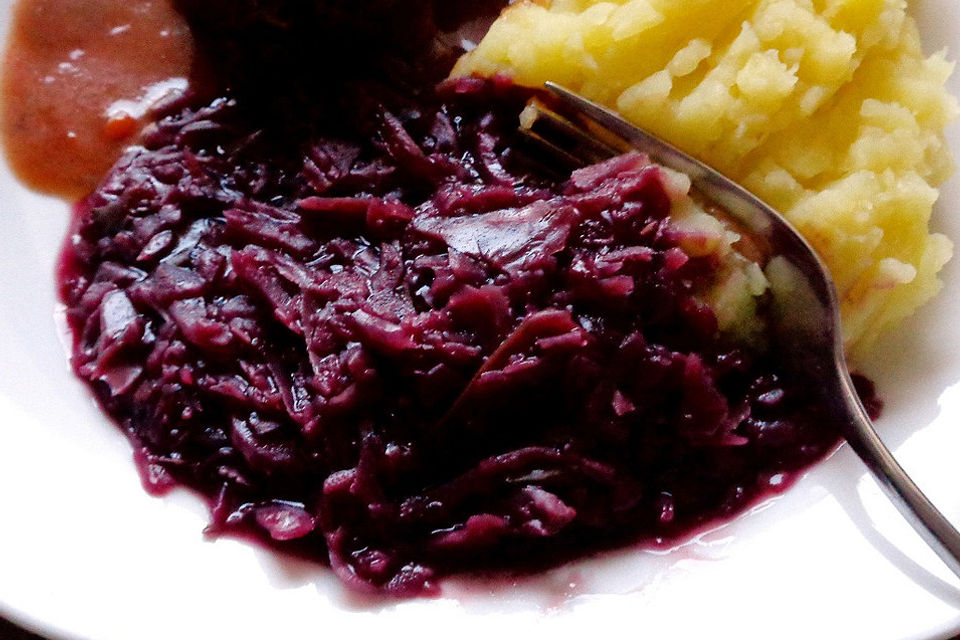 Rotkohl nach Hausfrauenart