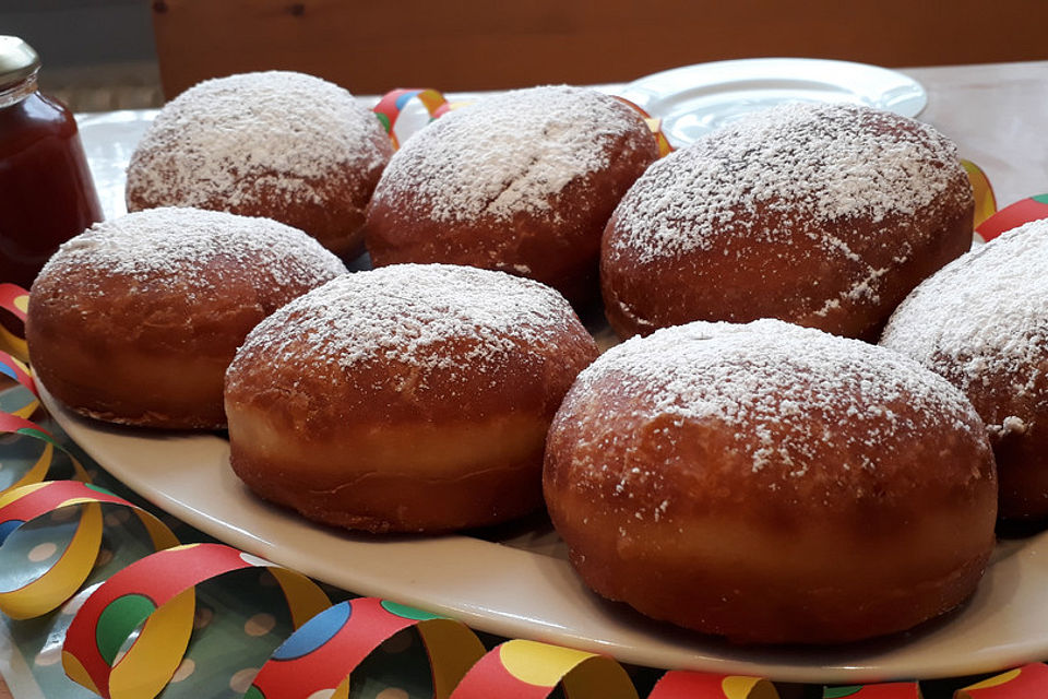 Helau- und Alaaf-Krapfen