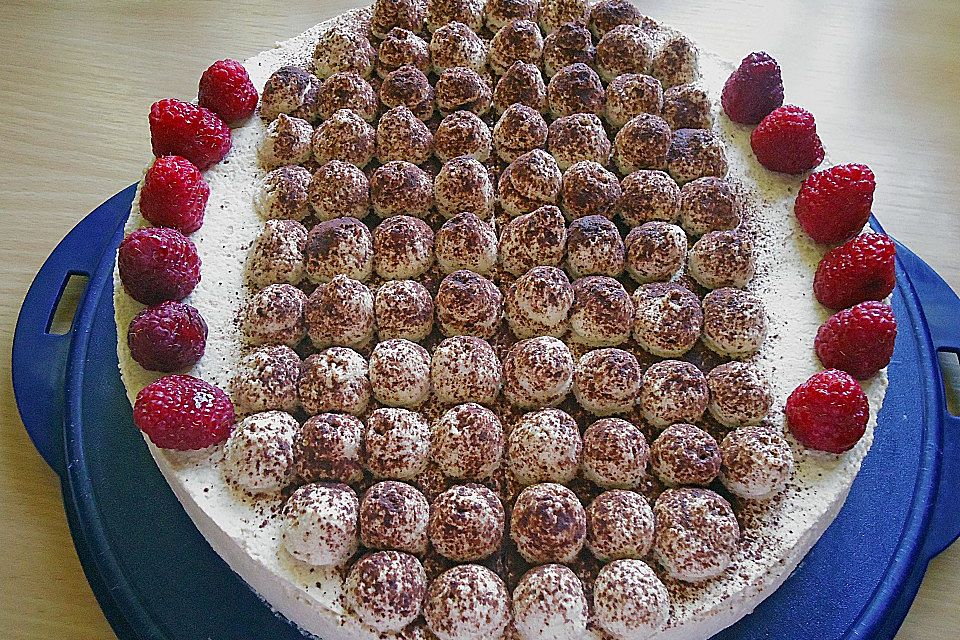 Eiskaffee - Torte mit Himbeeren