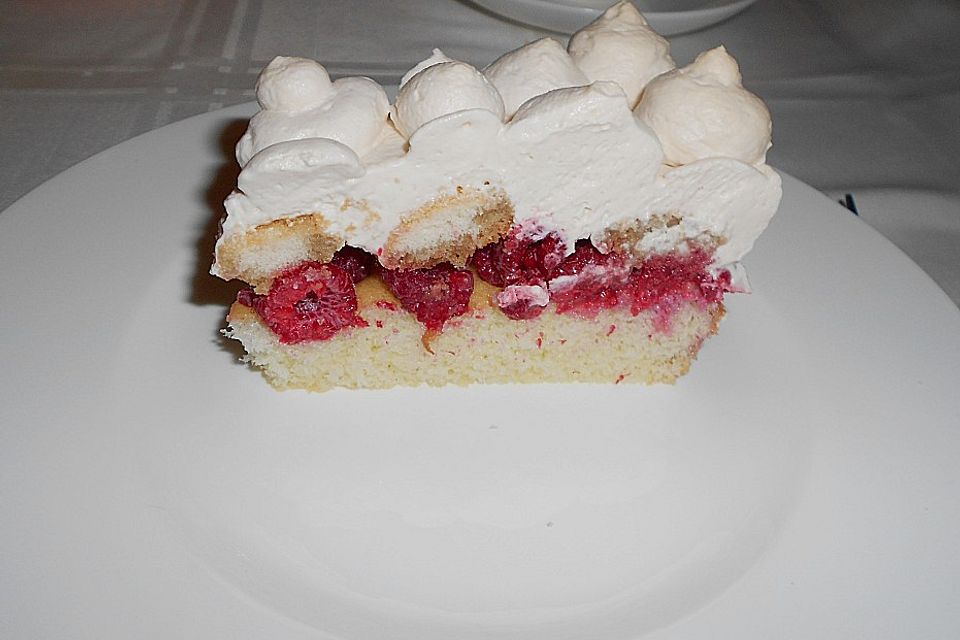 Eiskaffee - Torte mit Himbeeren