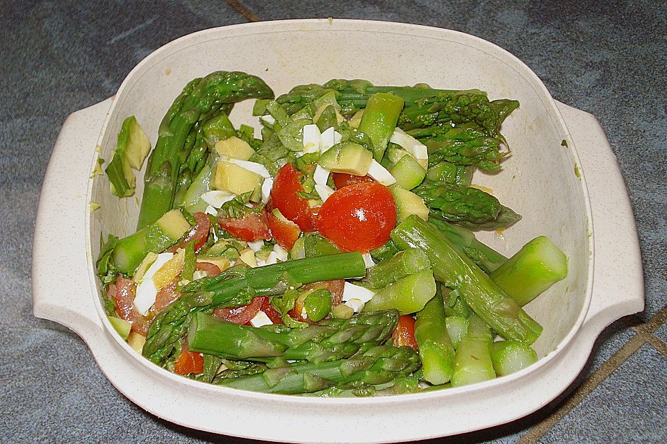 Spargelsalat mit Eiern,  Avocado, Tomaten