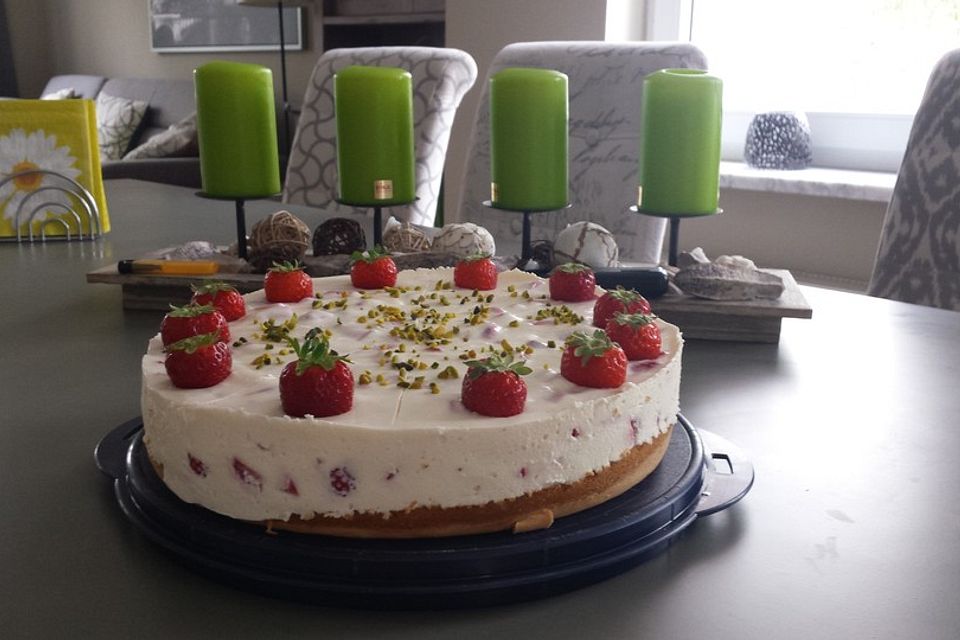 Erdbeertorte mit Eierlikörsahne