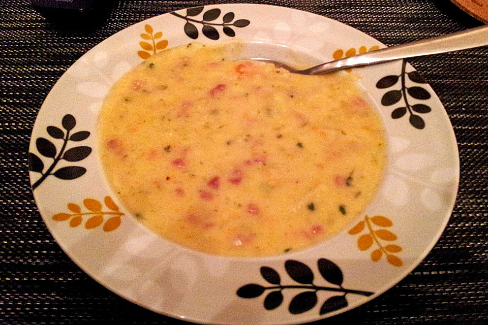 Kartoffelsuppe mit Schmelzkäse