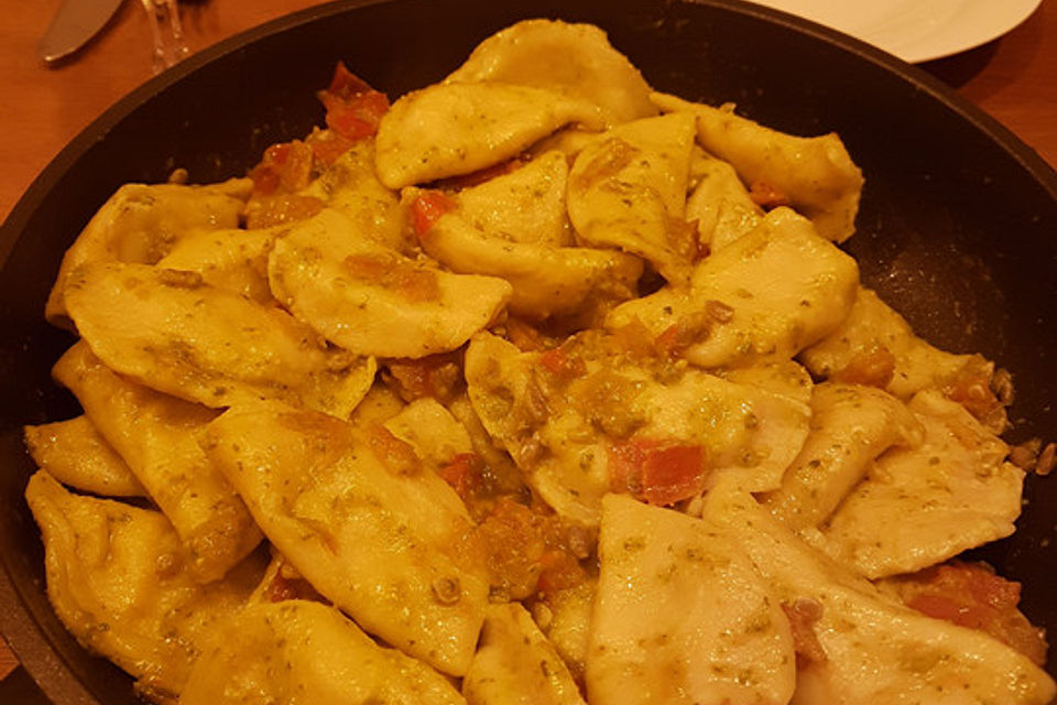 Selbstgemachte Kräuter - Ricotta - Tortellini