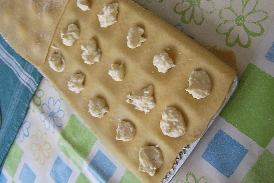 Selbstgemachte Kräuter - Ricotta - Tortellini