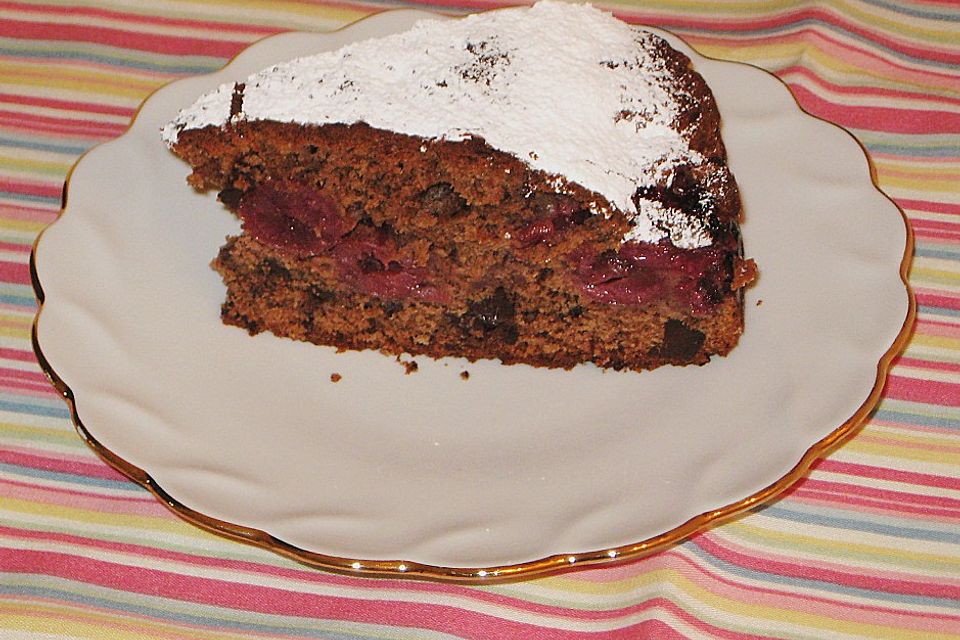 Gedeckter Kirschkuchen