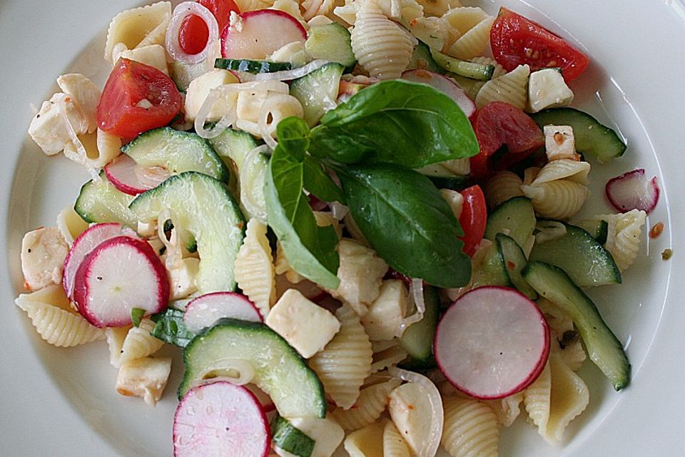 Pasta - Salat mit Mozzarella