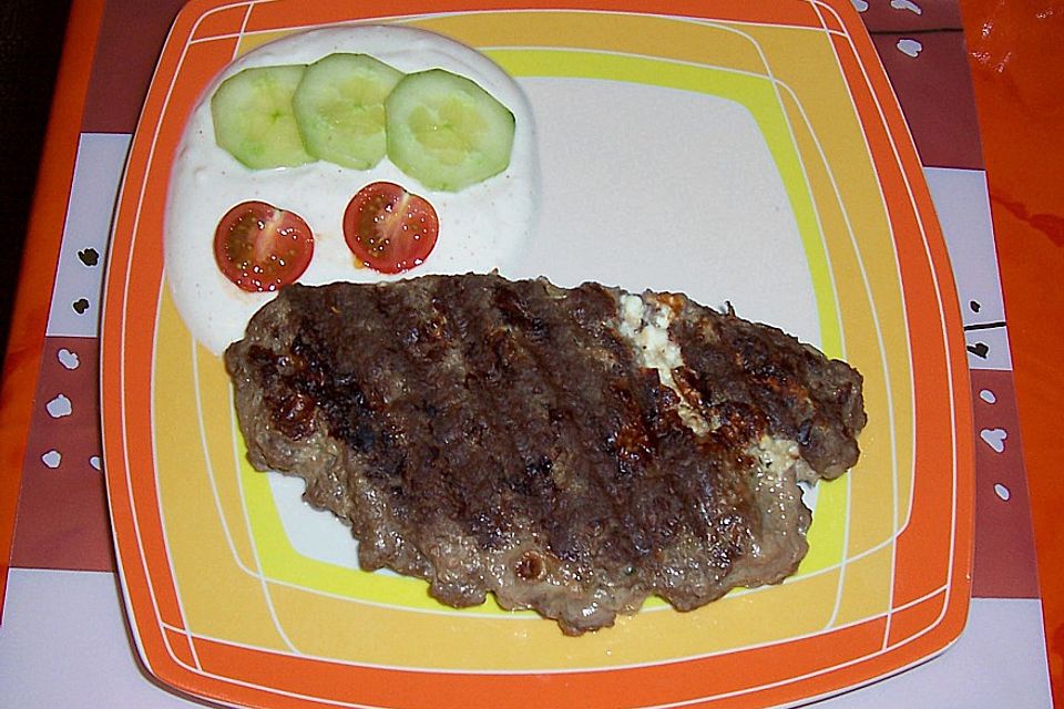 Beefsteaks mit Schafskäse