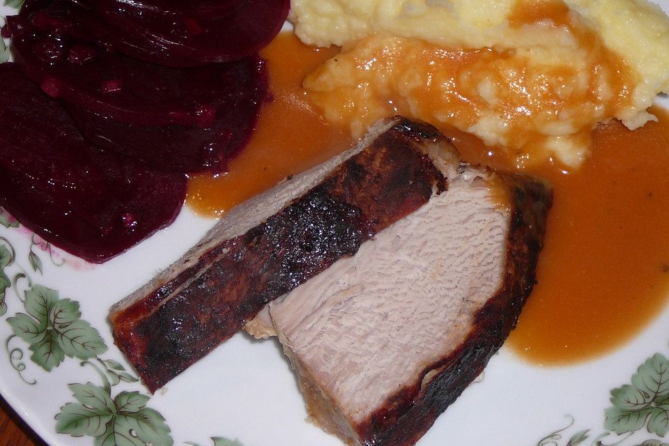 Schweinebraten im Römertopf