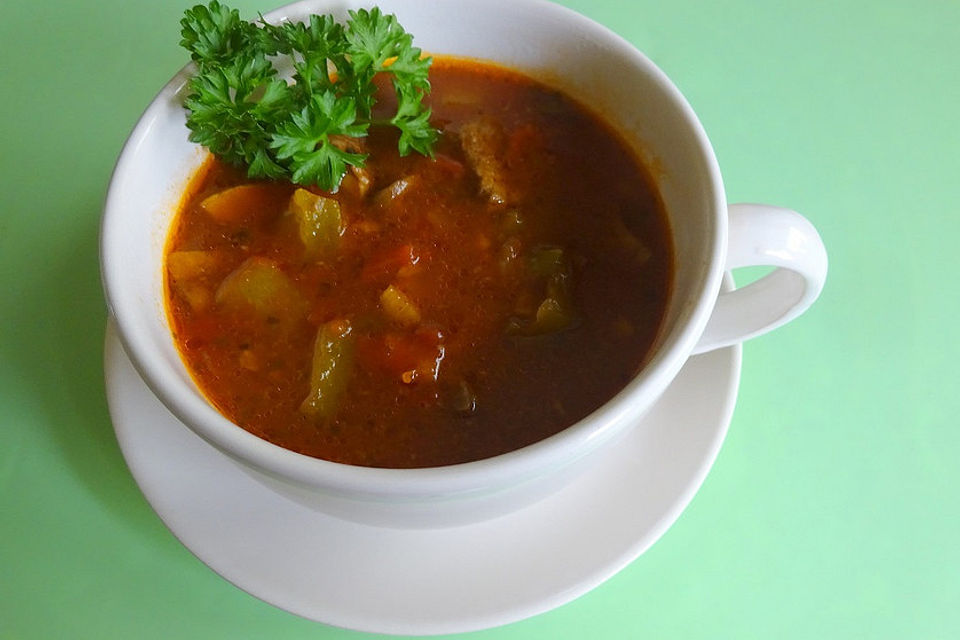 Peters Gulaschsuppe