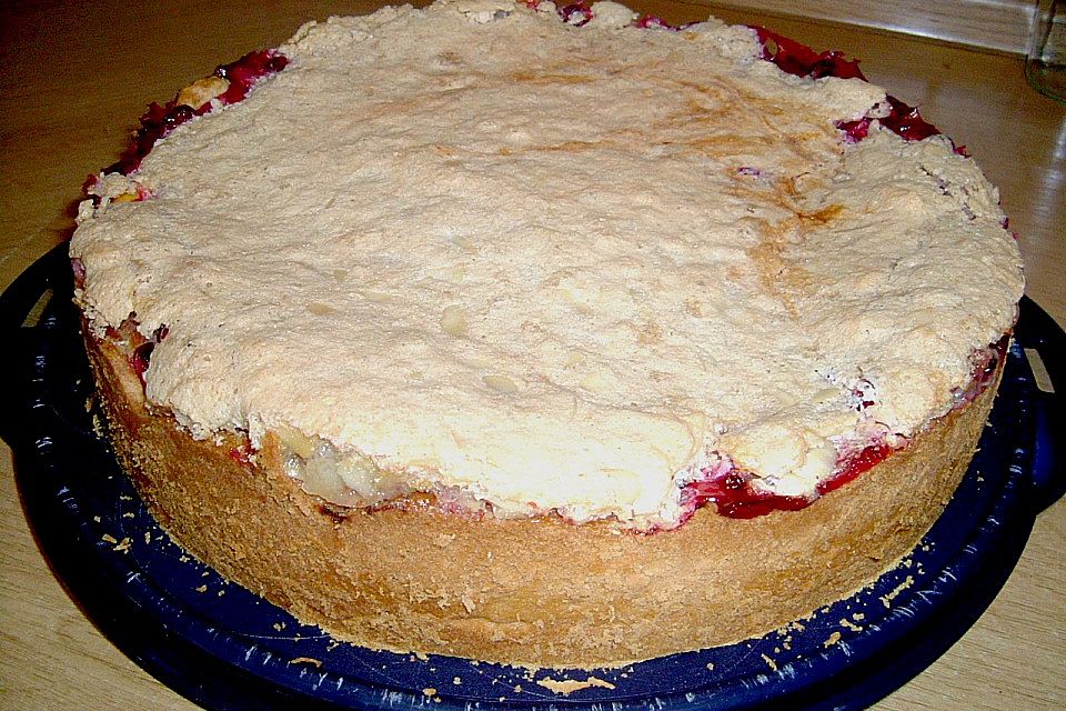 Johannisbeer - Käsekuchen mit Haselnussbaiser