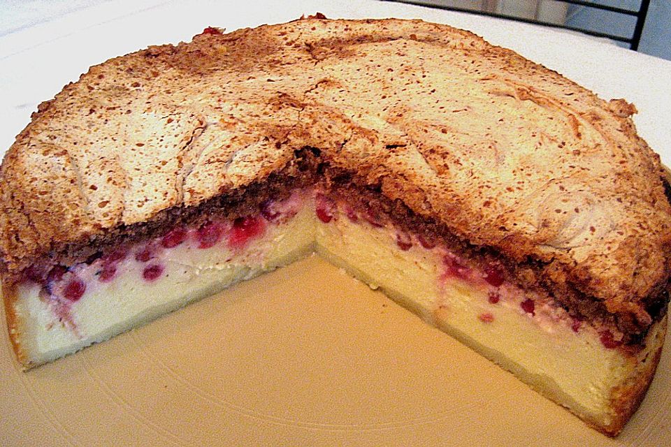 Johannisbeer - Käsekuchen mit Haselnussbaiser