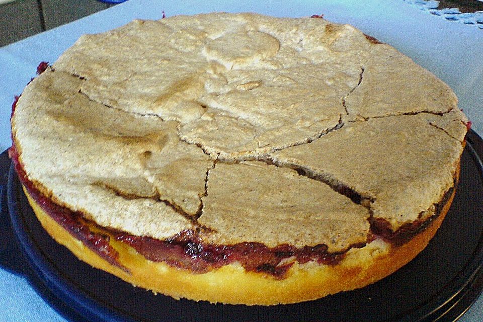 Johannisbeer - Käsekuchen mit Haselnussbaiser