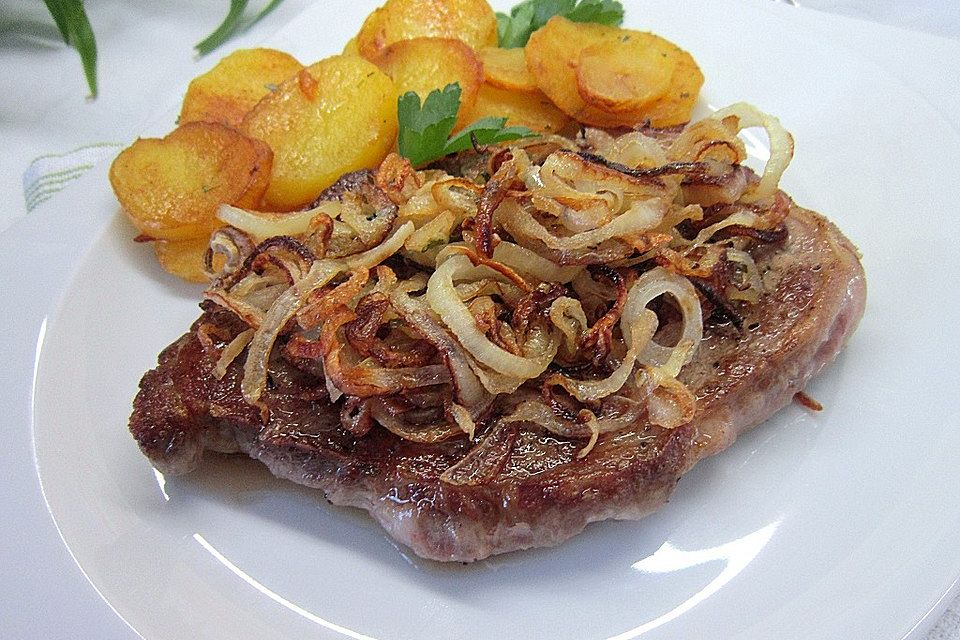 Biersteak mit Zwiebeln